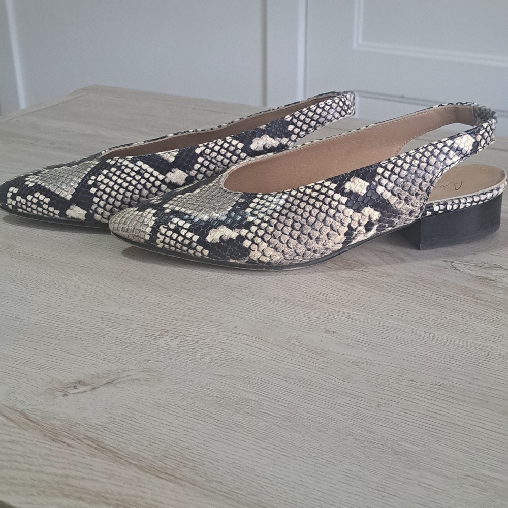 Slingback dress shoe